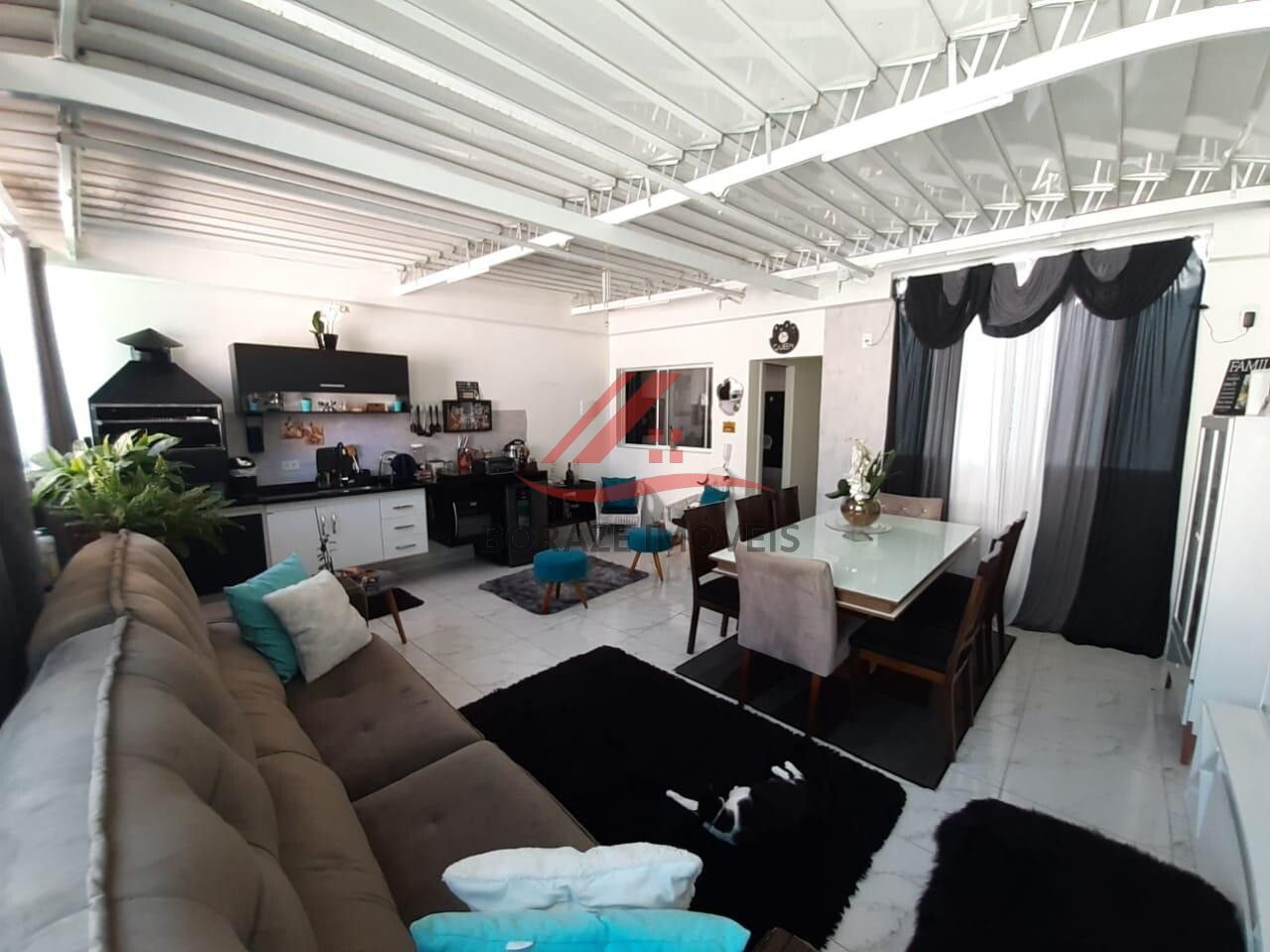 Cobertura com 4 quartos, sendo 1 suíte para venda na Vila Príncipe de Gales