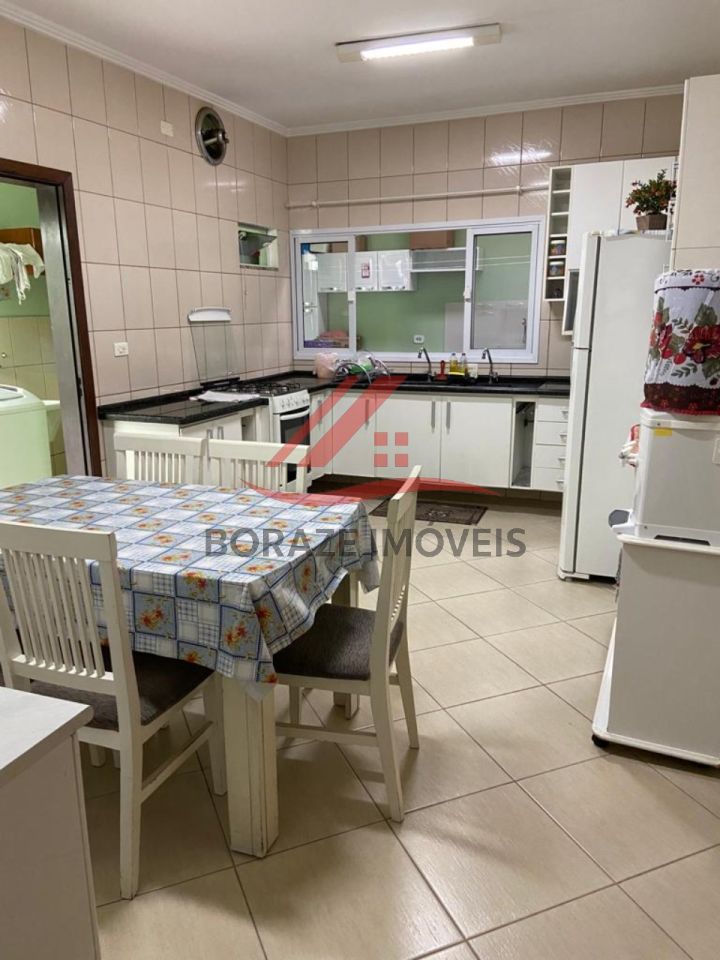 Sobrado com 3 quartos, sendo 1 suíte para venda no Jardim Rina em Santo André