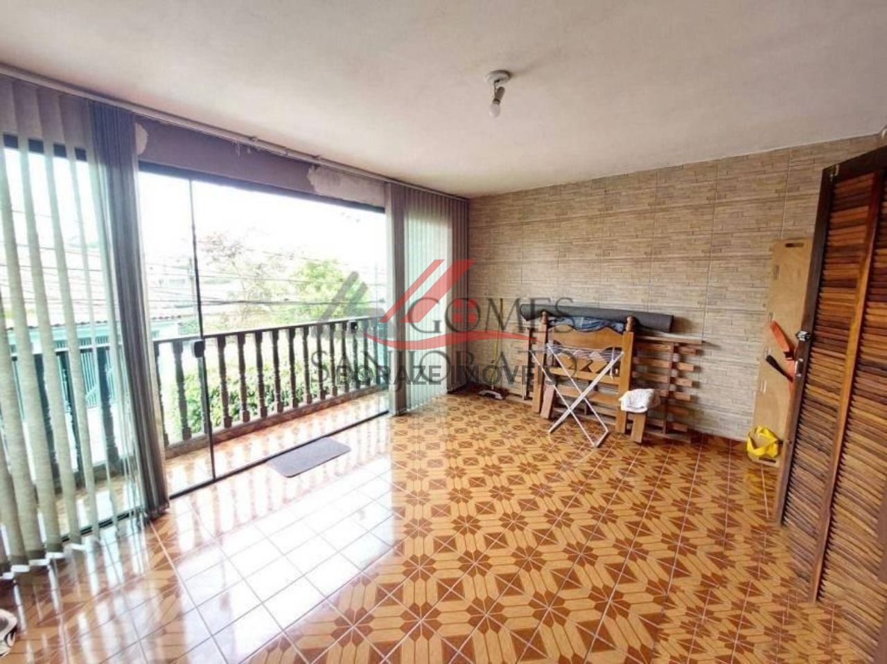 Sobrado com 4 quartos para venda no Jardim Guapituba em Mauá