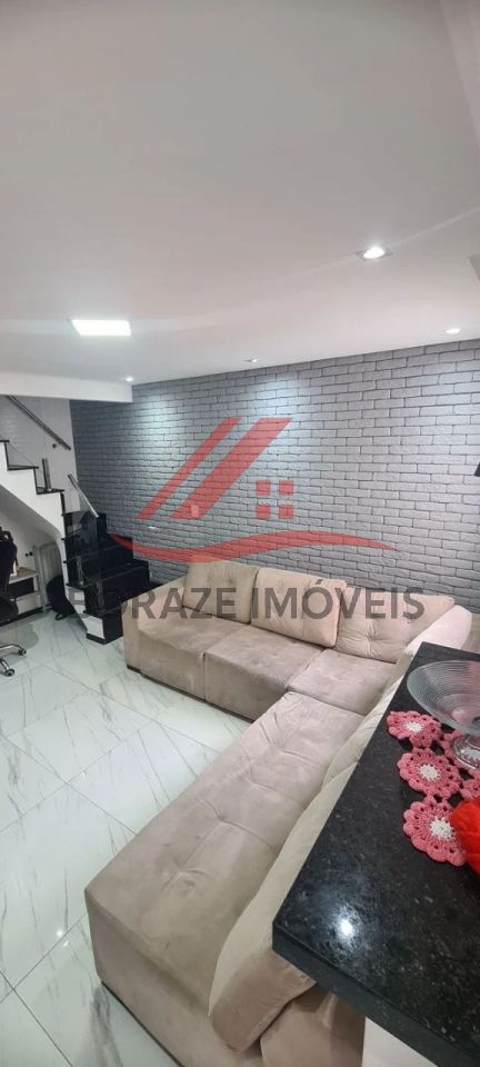 Cobertura com 2 quartos, sendo 1 suíte com sacada para venda na Vila Scarpelli em Santo André