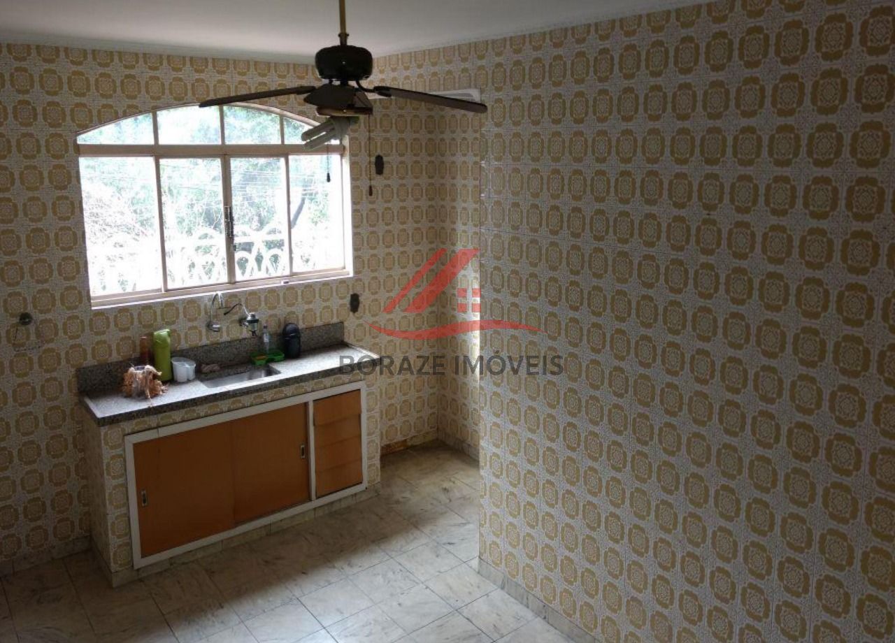 Casa com 3 quartos, sendo 1 suíte para venda no Centro em Santo André