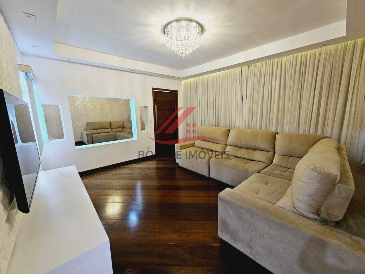 Sobrado com 2 quartos, sendo 1 suíte com closet para venda no Jardim das Maravilhas em Santo André