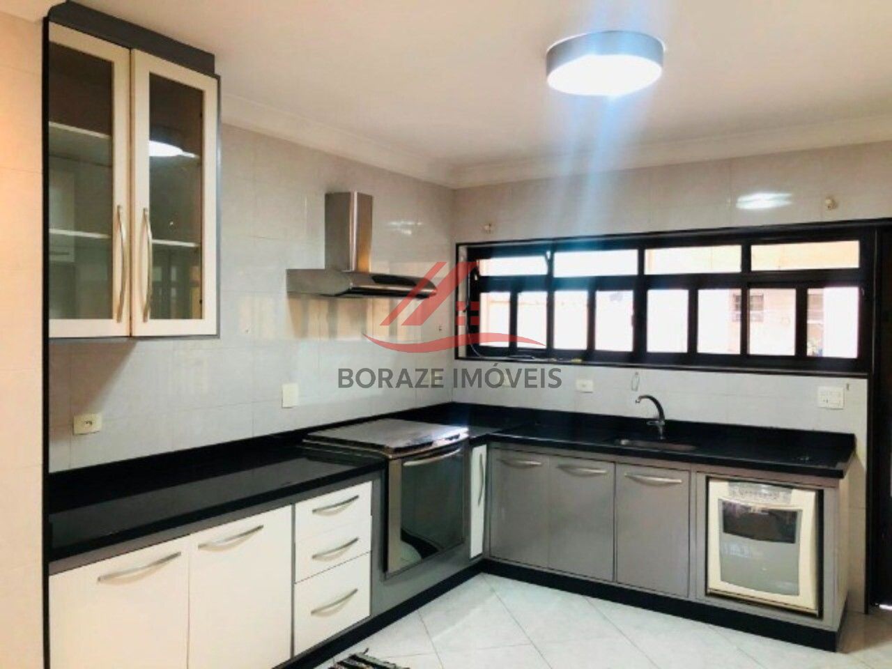 Sobrado com 3 quartos, sendo 1 suíte para venda na Vila São Pedro em Santo André