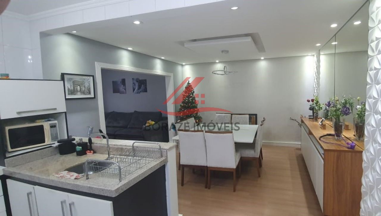 Casa com 2 quartos, área com churrasqueira, 2 vagas na garagem em Santo André - SP