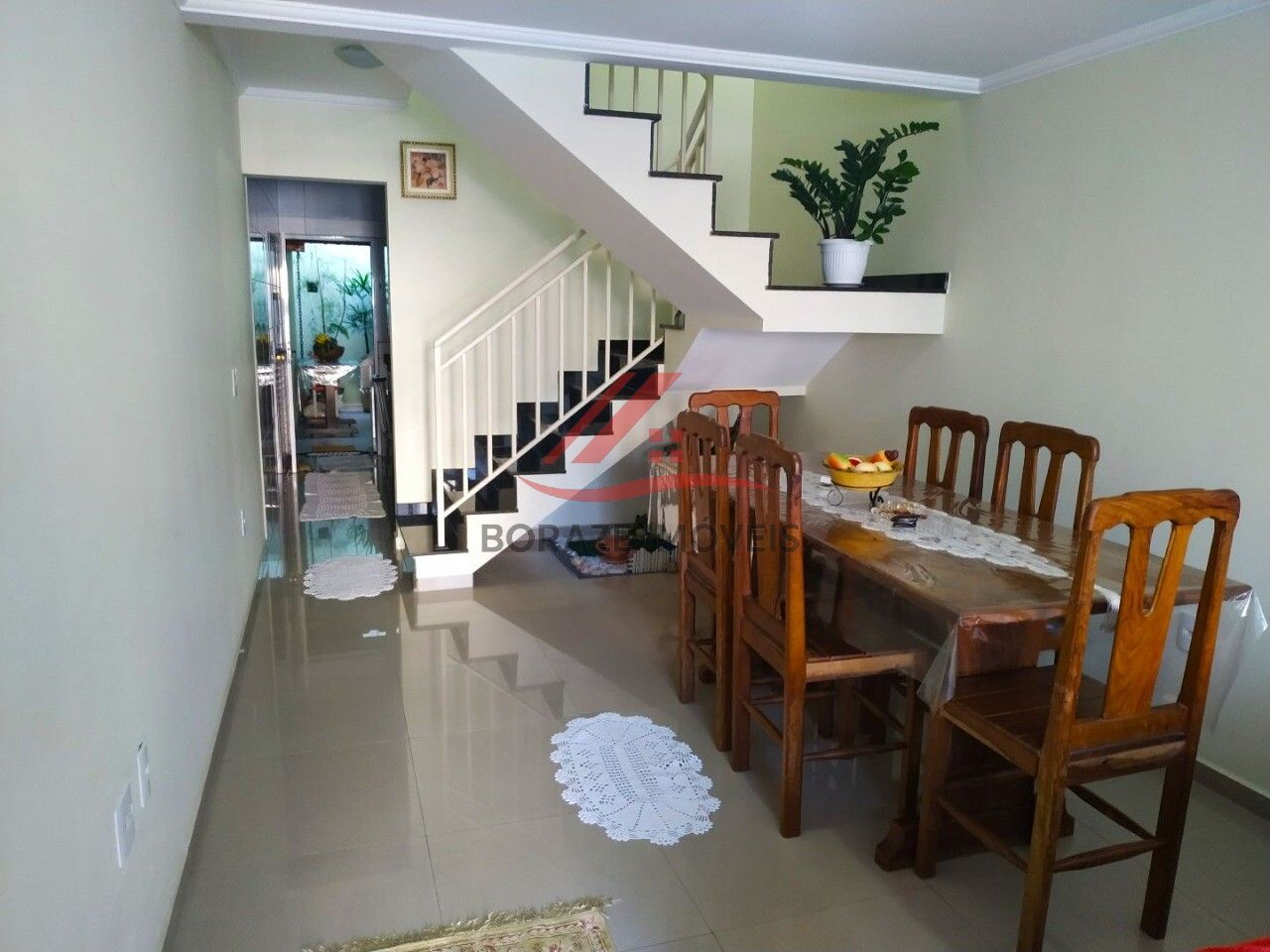 Sobrado com 2 quartos, sendo 1 suíte para venda no Jardim das Maravilhas