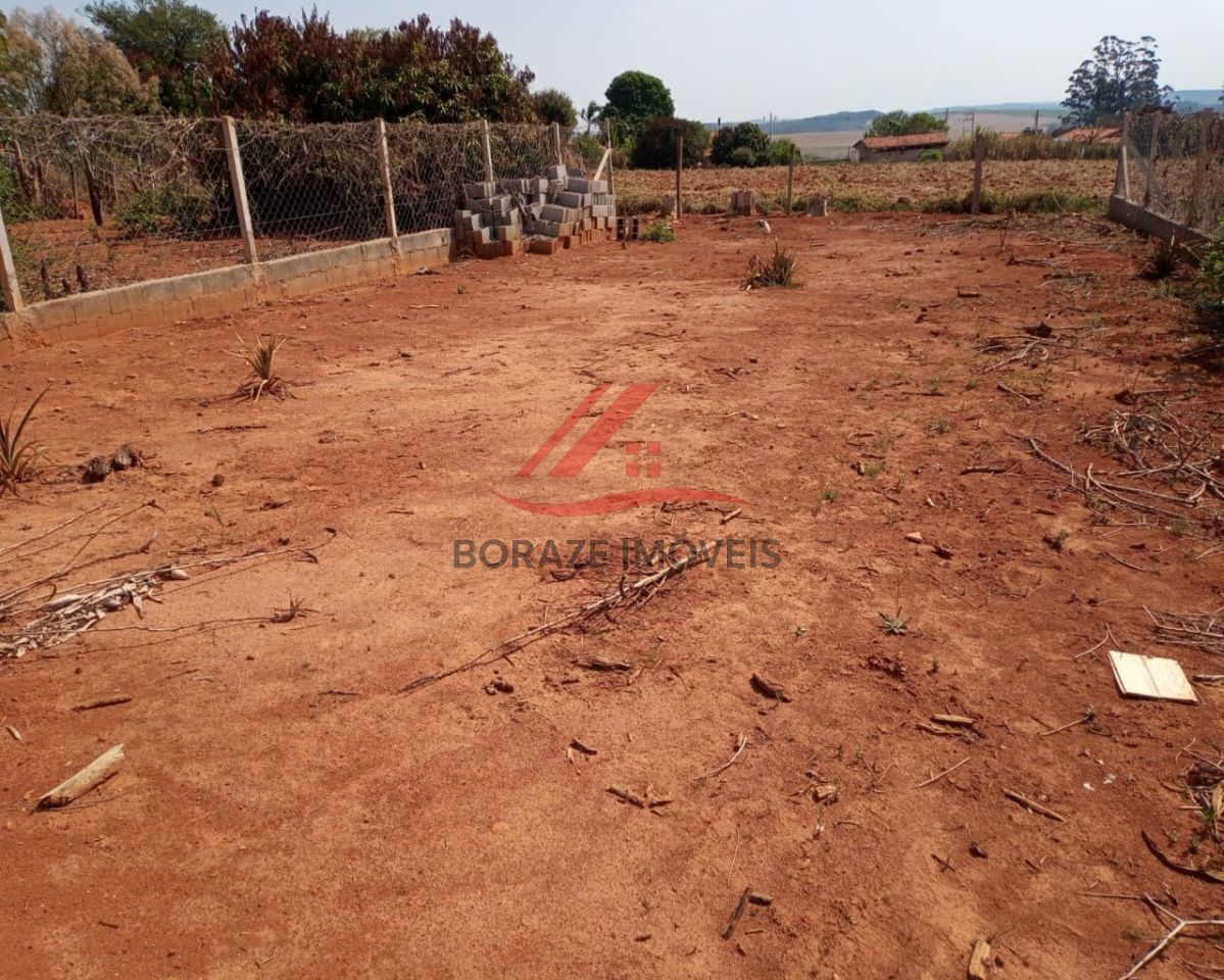 Chácara com galpão em construção, ótima para comércio e ou lazer