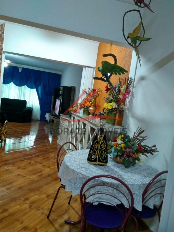 Sobrado com 3 suítes para venda na Vila Pires em Santo André