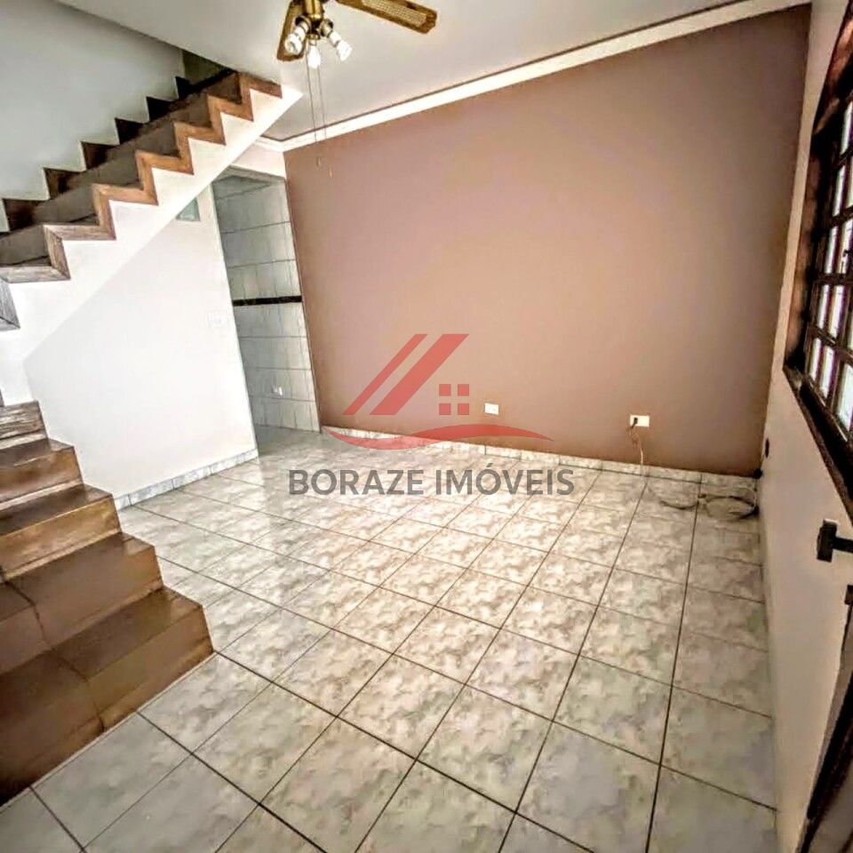 Sobrado com 4 quartos, sendo 1 suíte para venda no Jardim Itapeva em Mauá