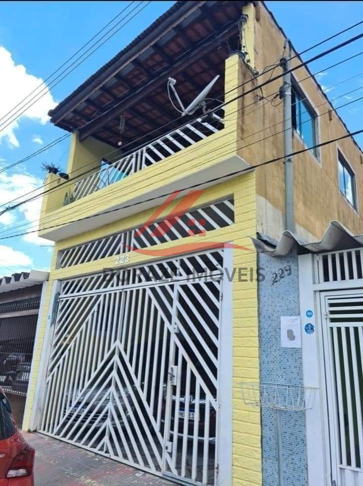 Sobrado com 5 quartos, sendo 1 suíte para venda na Vila Sacadura Cabral em Santo André