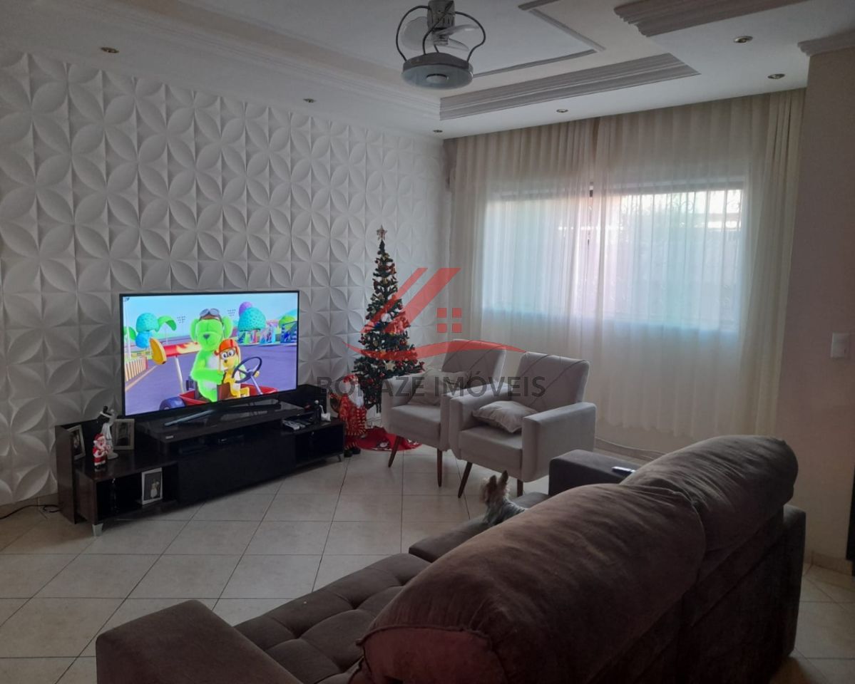 Sobrado com 4 suítes para venda na Vila Alto de Santo André