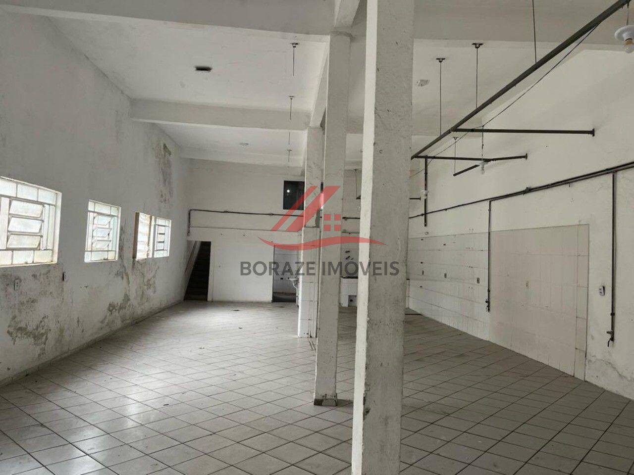 Galpão com escritório para alugar na Vila Vitória em Mauá