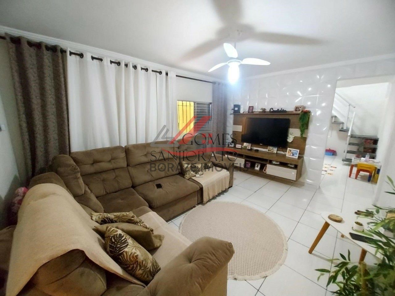 Sobrado com 3 quartos, sendo 1 suíte para venda no Jardim Sônia Maria em Mauá