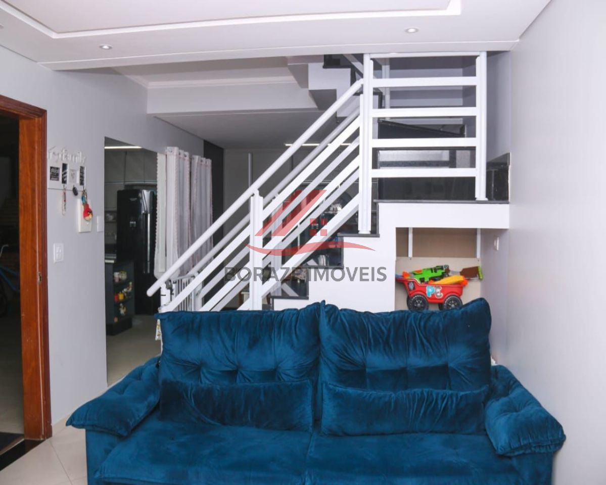 Sobrado com 3 quartos, sendo 2 suítes para venda na Vila Cecília Maria em Santo André