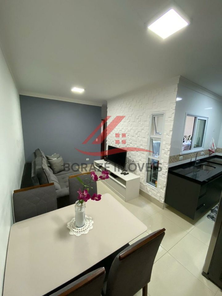 Apartamento com 2 quartos, sendo 1 com sacada para venda no Jardim Utinga em Santo André