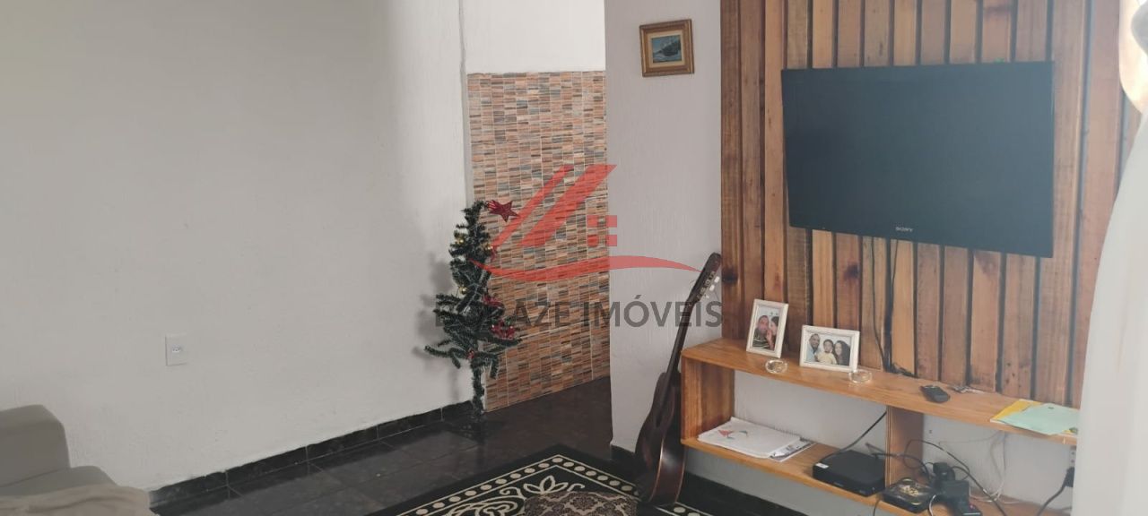 Casa com 4 quartos, sendo 1 suíte para venda no Jardim Vila Rica