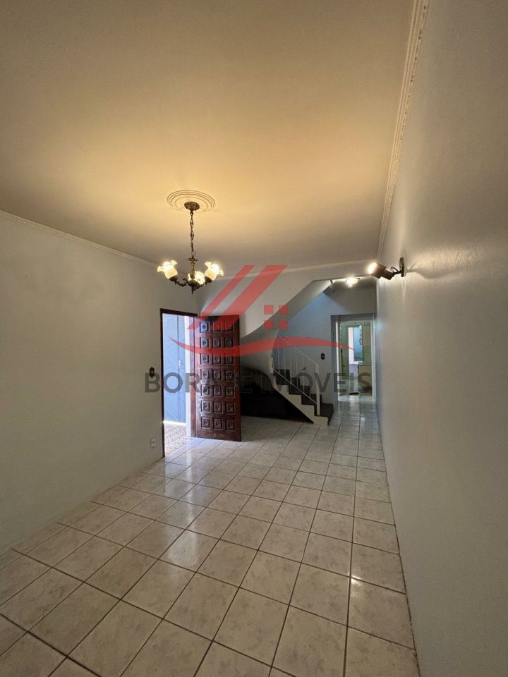 Sobrado com 2 quartos para venda no Parque São Vicente em Mauá