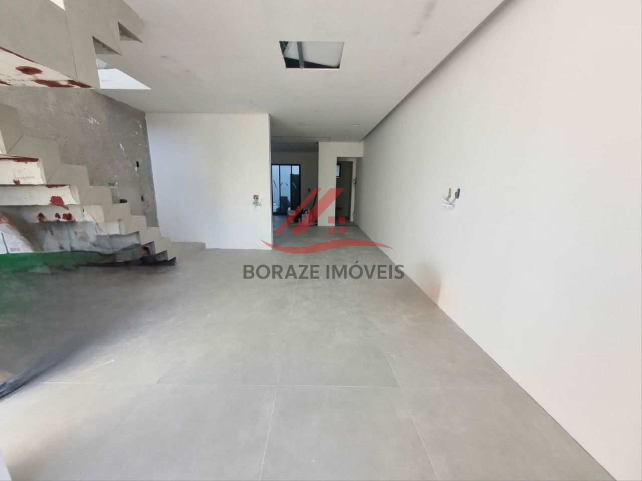 Sobrado com 3 quartos, sendo 1 suíte para venda no Parque São Vicente em Mauá