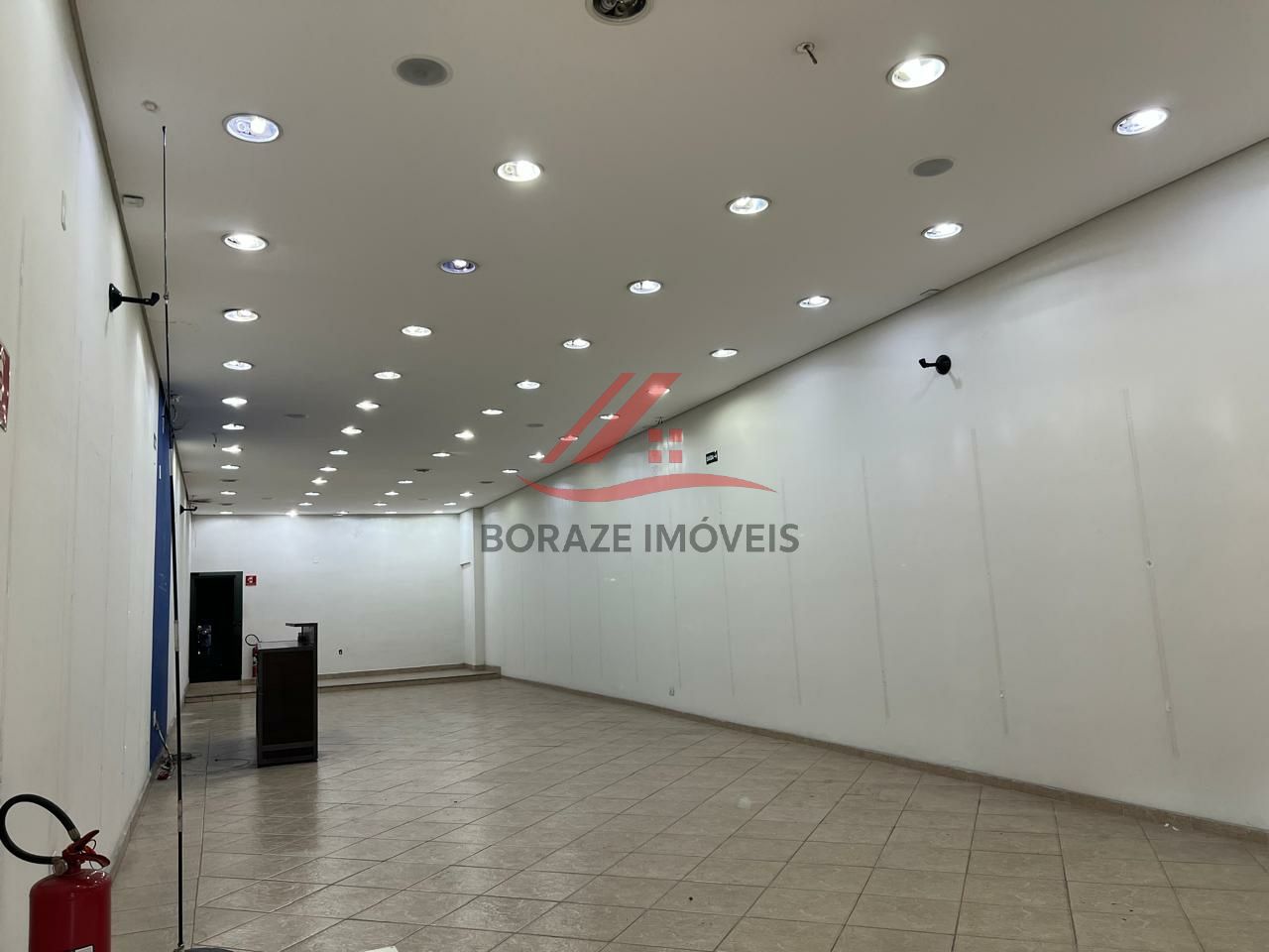 Salão comercial para alugar na Vila Linda em Santo André