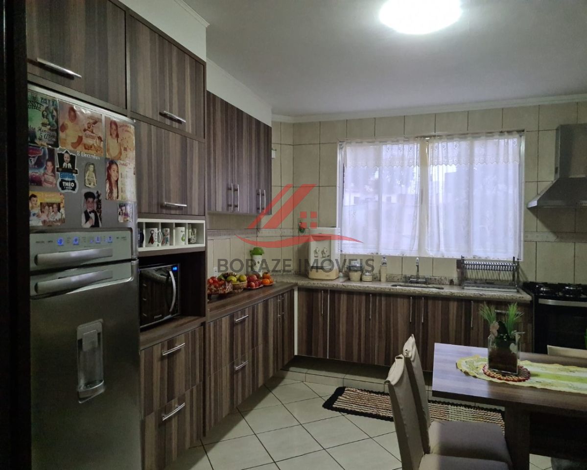 Sobrado com 4 quartos, sendo 1 suíte para venda na Vila Pires em Santo André