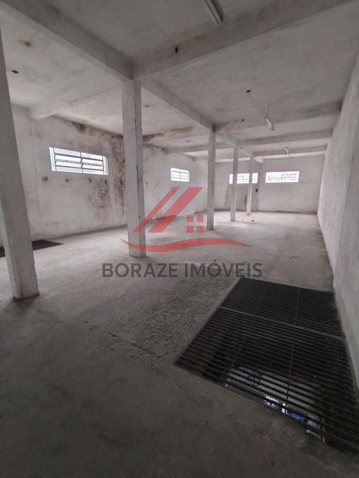 Aluga-se galpão Avenida Capitão João