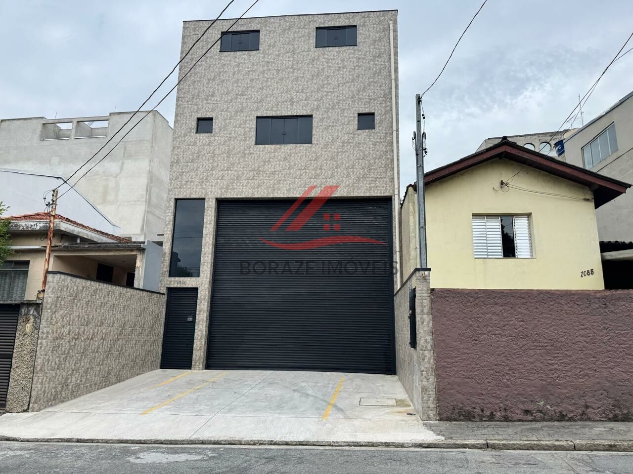 Aluga-se Galpão Jardim Stella