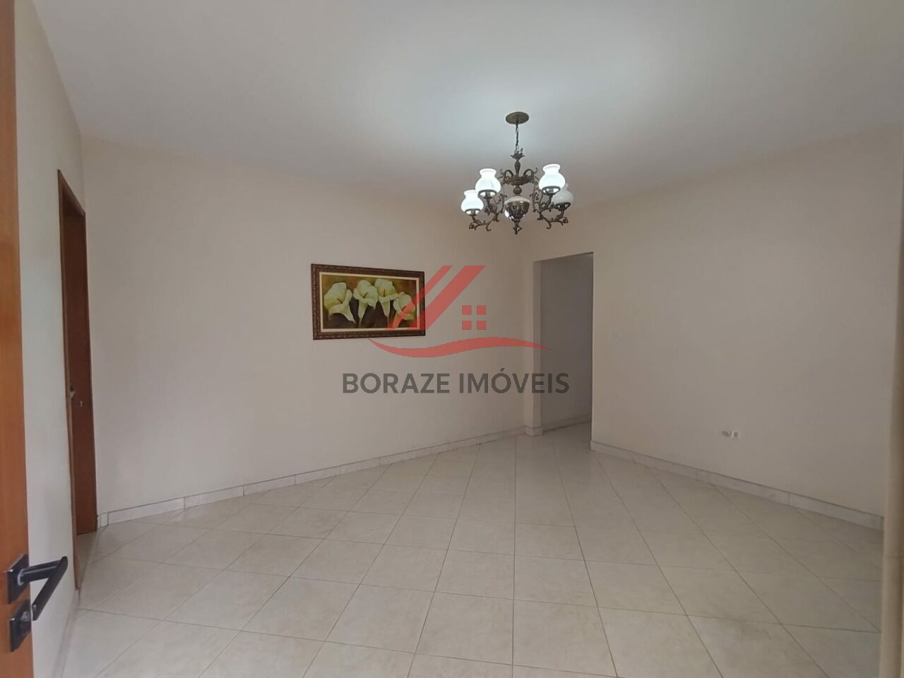 Aluga-se casa em Santo André.