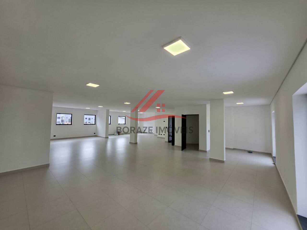 Salão comercial com 200m² para alugar na Matriz em Mauá