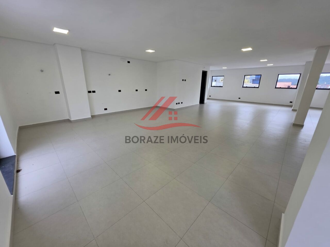 Salão comercial com 78m² para alugar na Matriz em Mauá