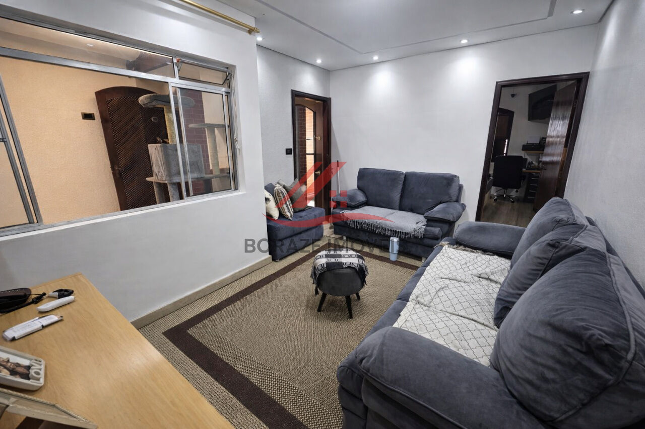 Casa térrea com 3 quartos para venda no Parque São Vicente em Mauá