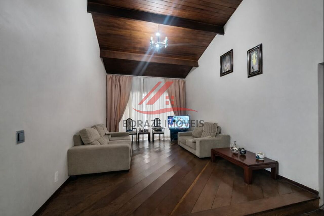 Sobrado com 3 quartos, sendo 1 suítes para venda na Vila Vitória em Mauá