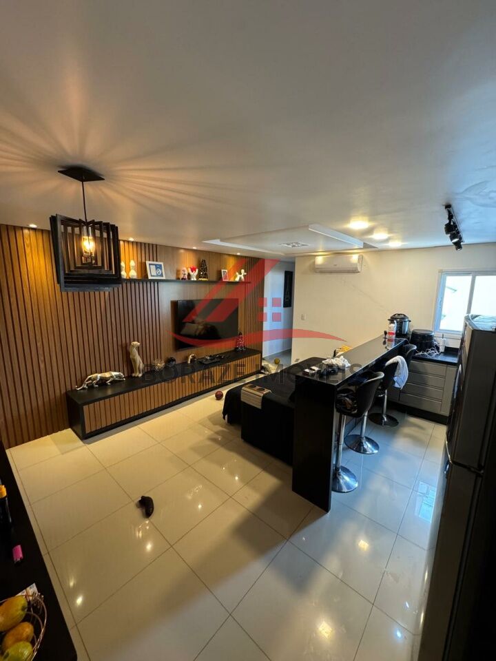 Cobertura com 2 quartos, sendo 1 suíte para venda na Vila Gilda em Santo André