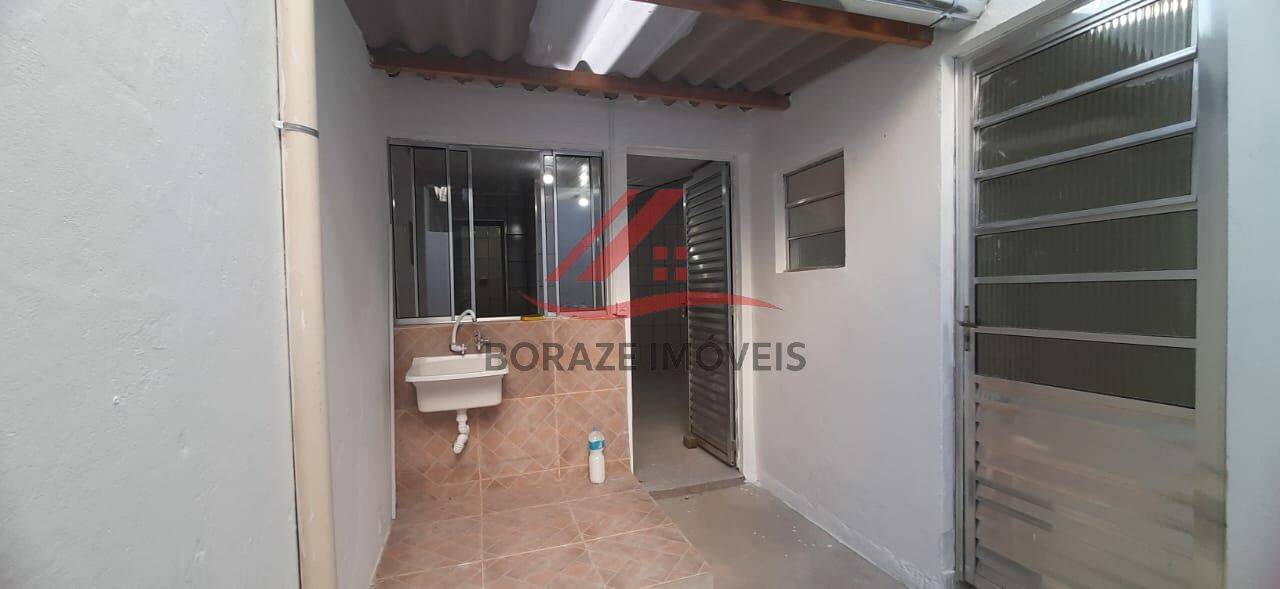 Casa de Fundos para Locação  Conforto, Privacidade e Ótima Localização!