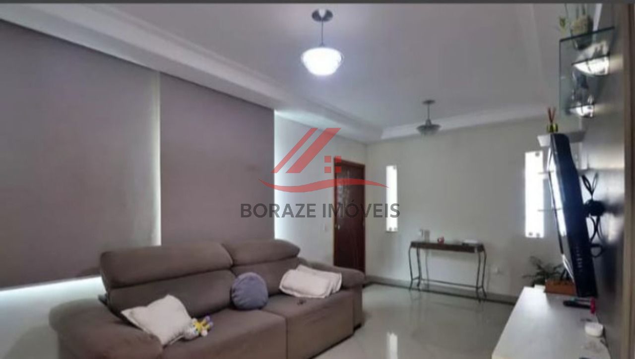 Sobrado com 3 quartos, sendo 1 suíte para venda na Vila Floresta em Santo André