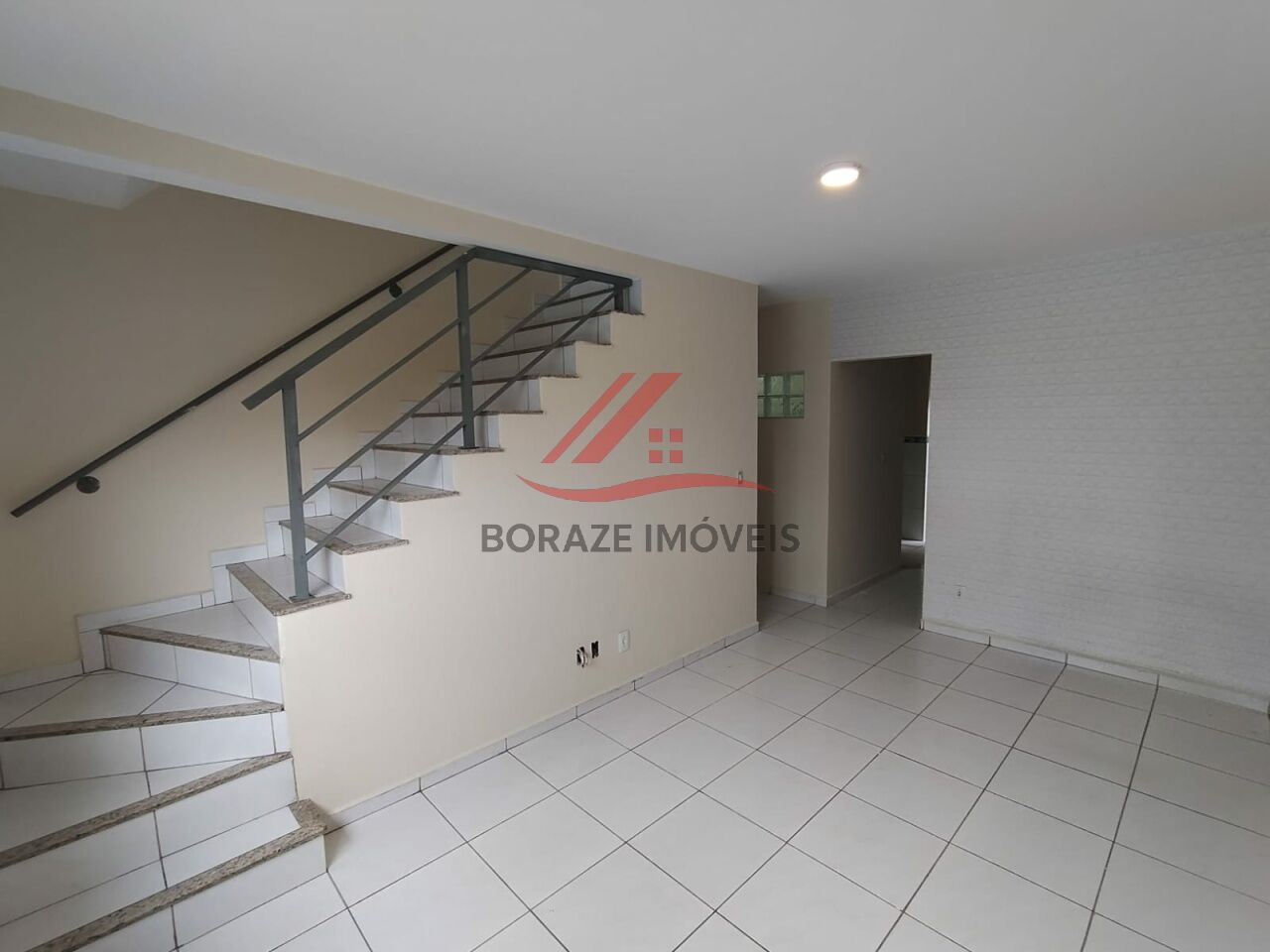 Sobrado com  103,38m² com 2 quartos na Vila Vitória em Mauá 