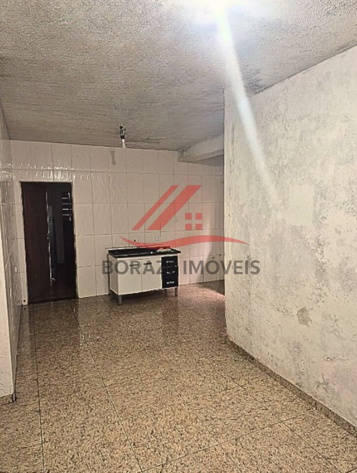 Casa térrea com 165m² com 3 quartos sendo 1 suíte para comprar no Parque São Vicente em Mauá.