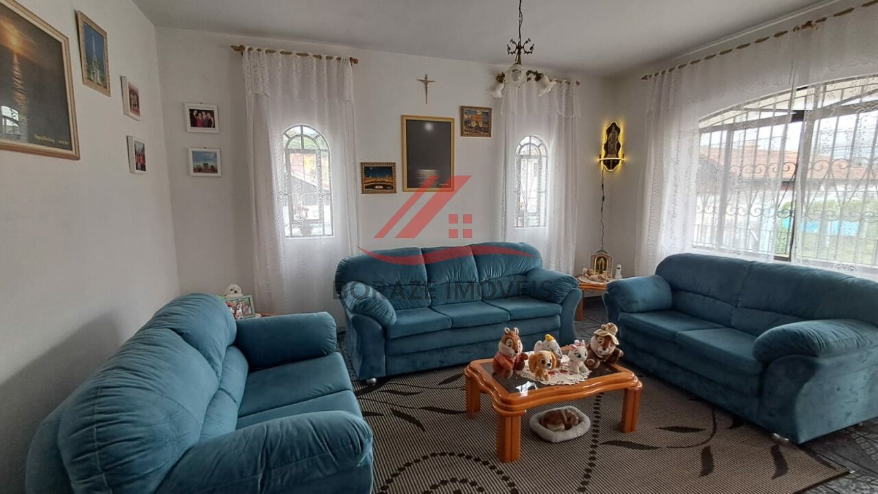 Casa térrea à venda no Centro de Ribeirão Pires