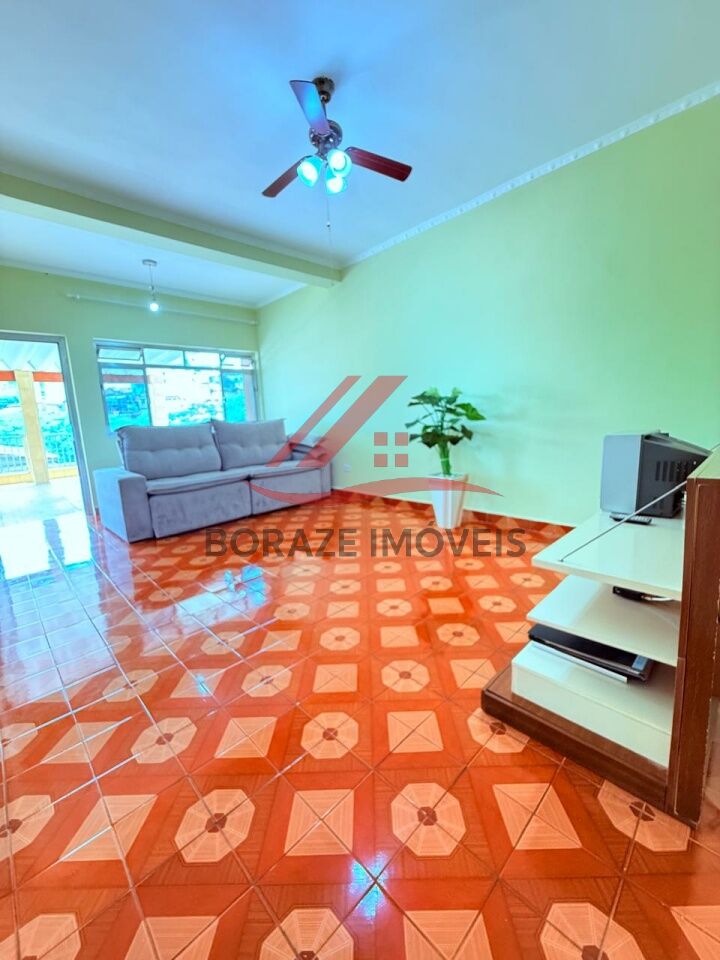 Casa assobradada de 150m2 com 2 dormitórios para comprar no Parque São Vicente em Mauá