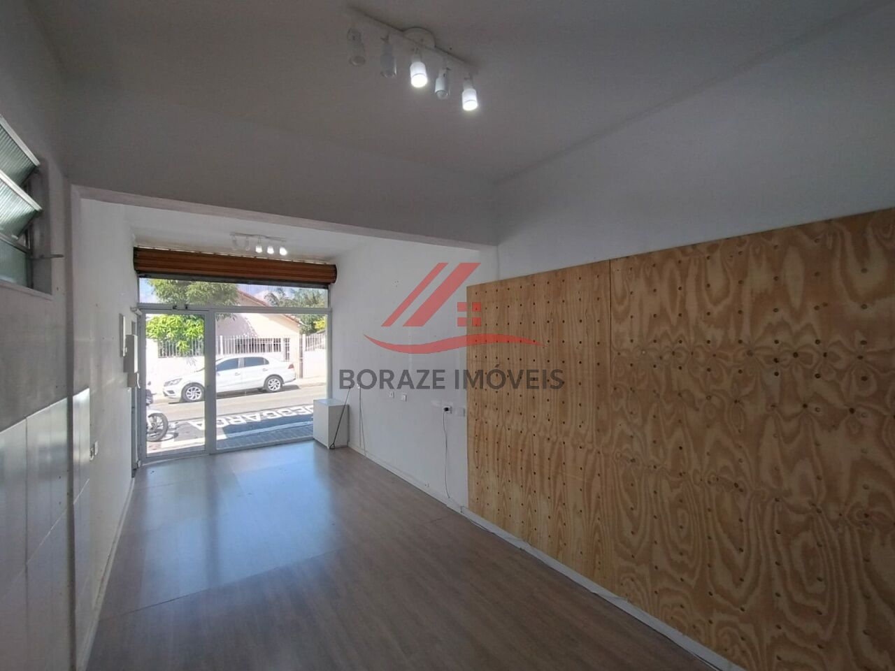 Salão Comercial no bairro Vila Assis, com 36m²