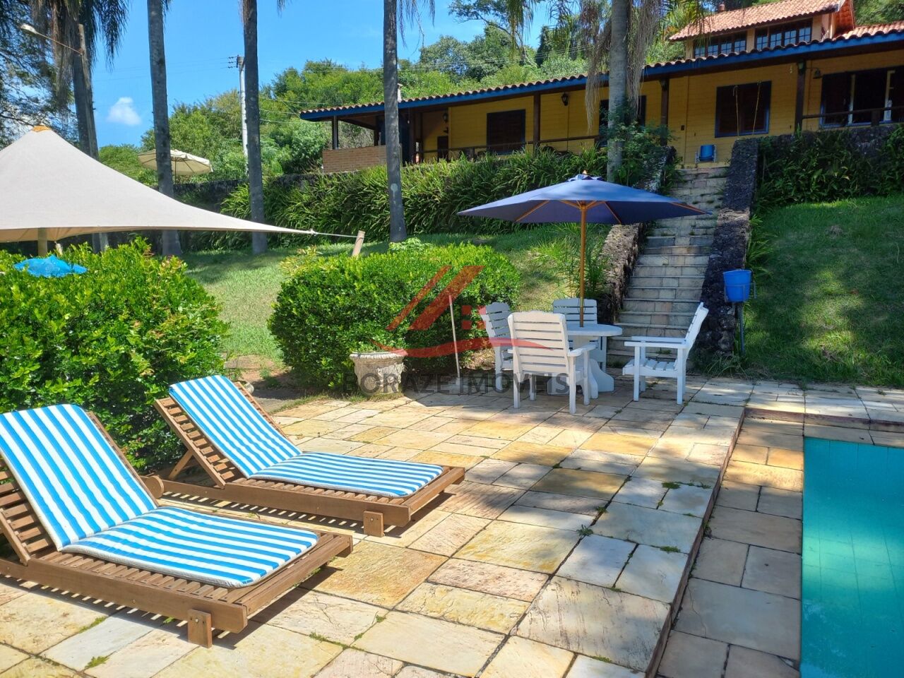 Chácara em Piedade com 1989m², 15 dormitórios, 8 suítes, 8 salas, 18 banheiros, 5 cozinhas, 20 vagas