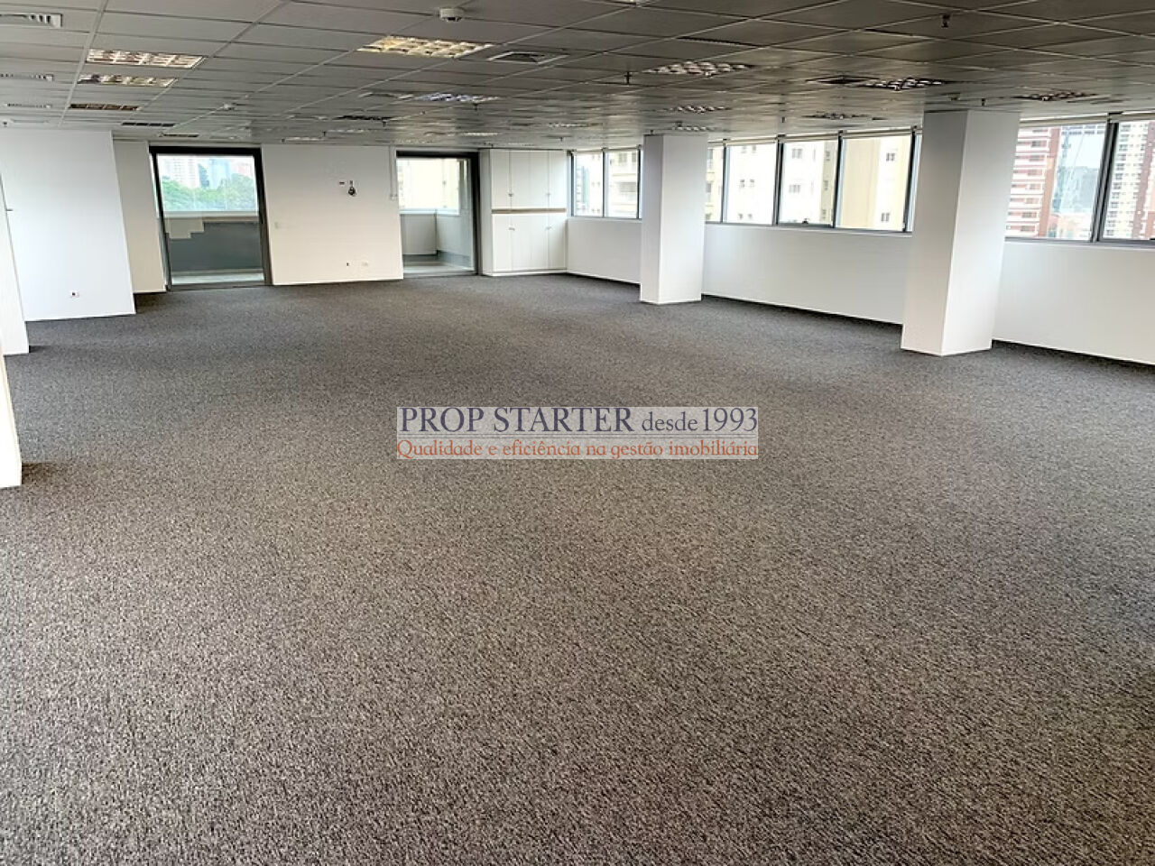 Edifício Comercial para Locação - Jardim Caravelas