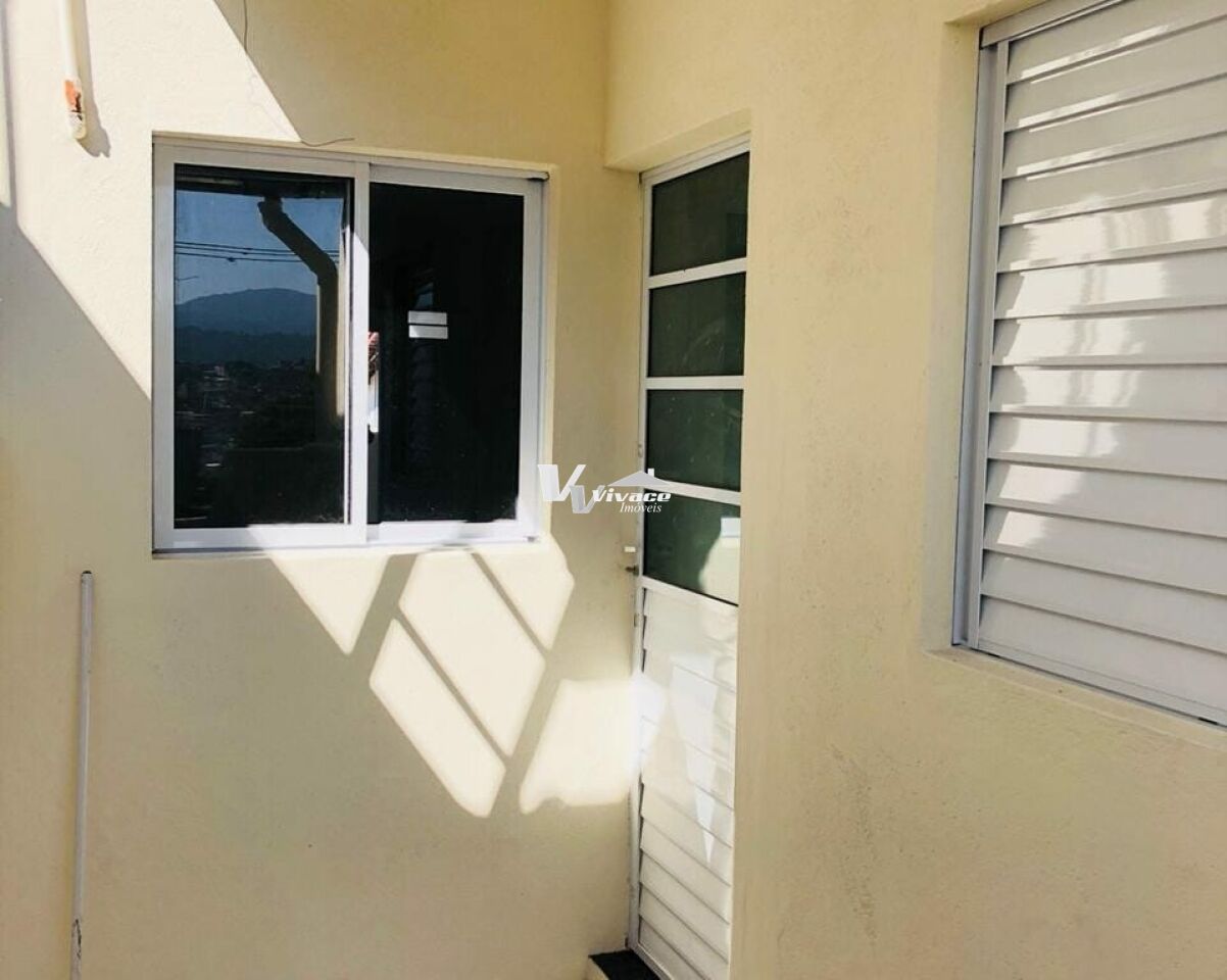 Condomínio para Locação - Jardim Peri