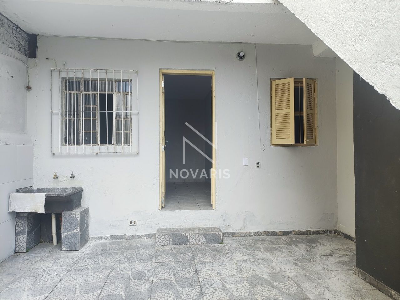 Casa Térrea para Locação - JARDIM DAS IMBUIAS