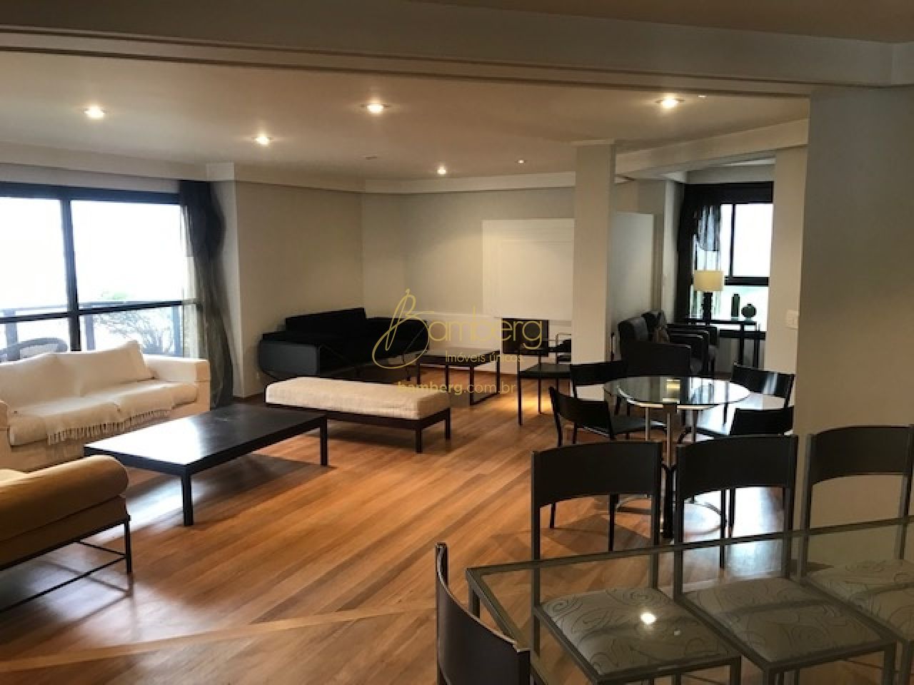 Apartamento no bairro Moema - São Paulo