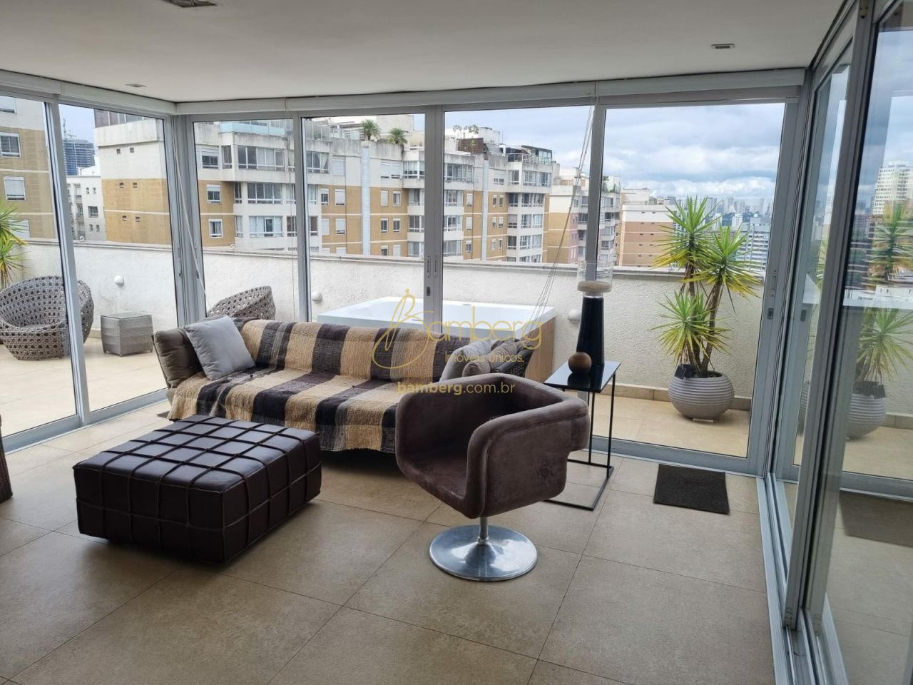 Apartamento no bairro Panamby - São Paulo