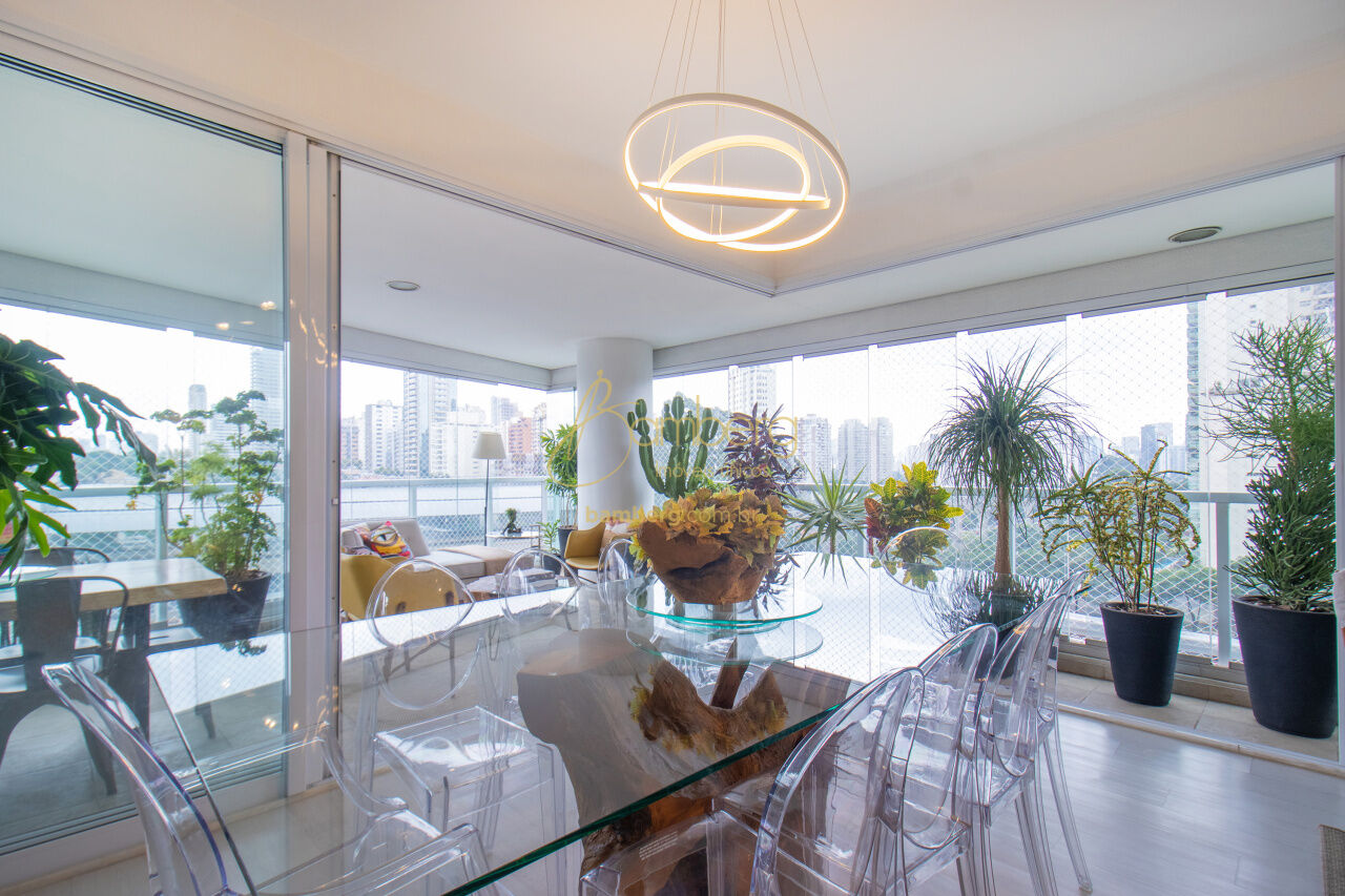 Apartamento no bairro Campo Belo - São Paulo