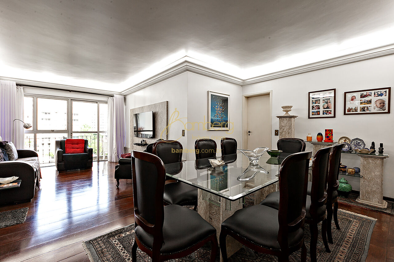 Apartamento no bairro Moema - São Paulo