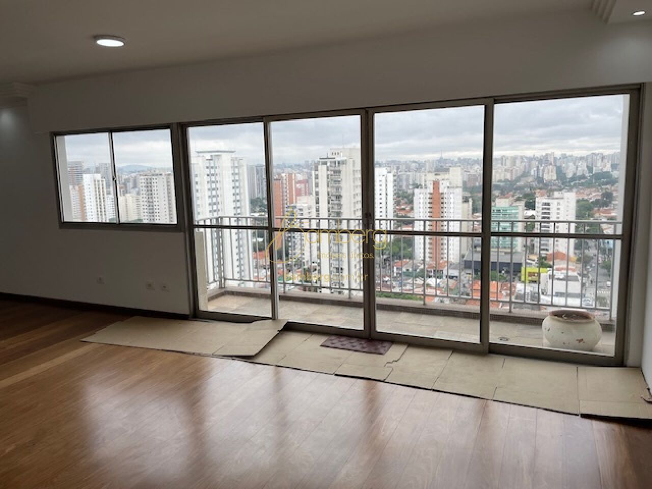 Apartamento no bairro Campo Belo - São Paulo