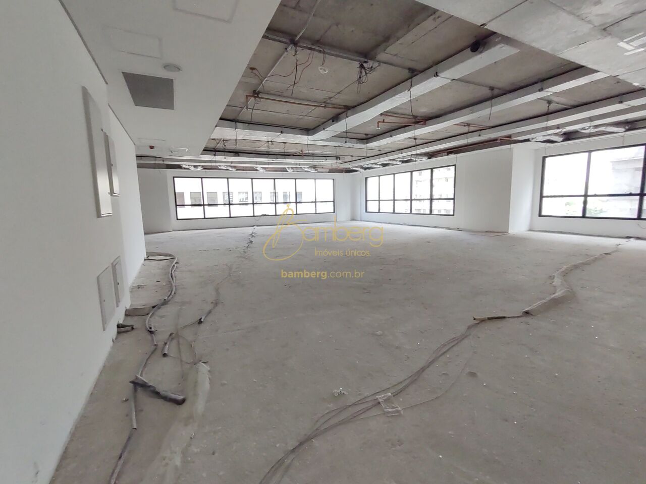 Comercial no bairro Alphaville Industrial - Barueri