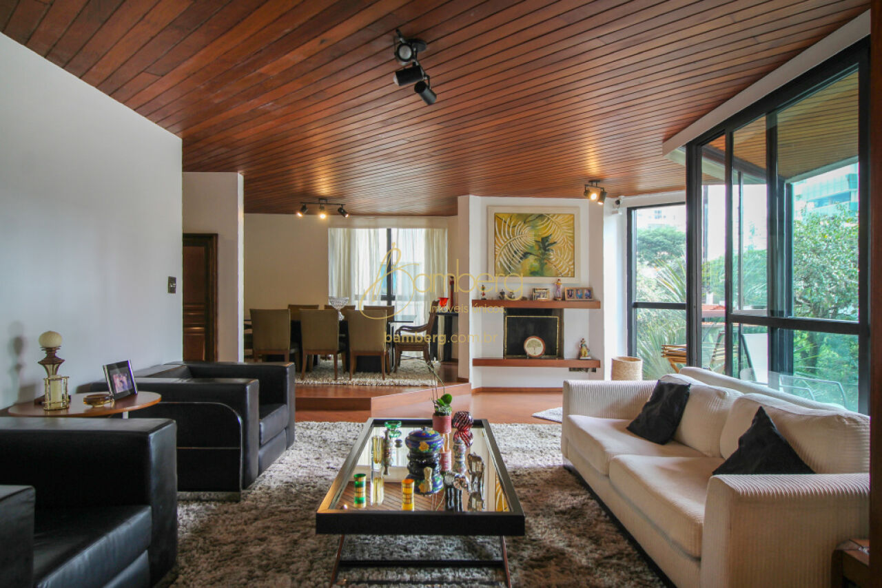 Apartamento no bairro Moema - São Paulo