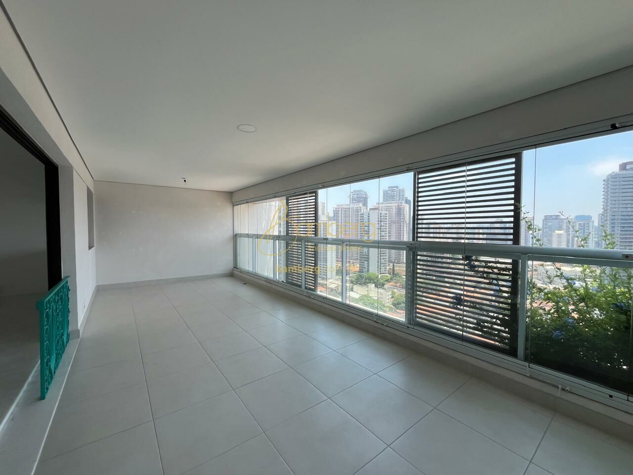 Apartamento no bairro Jardim das Acácias - São Paulo